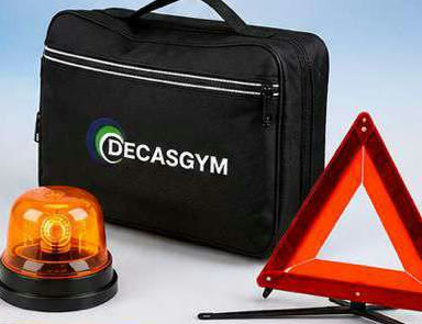 Kit de emergencia DECASGYM con maletín, torreta y triángulos reflectantes
