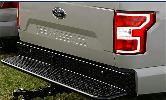 Gancho de arrastre tipo muela instalado en defensa trasera de pickup